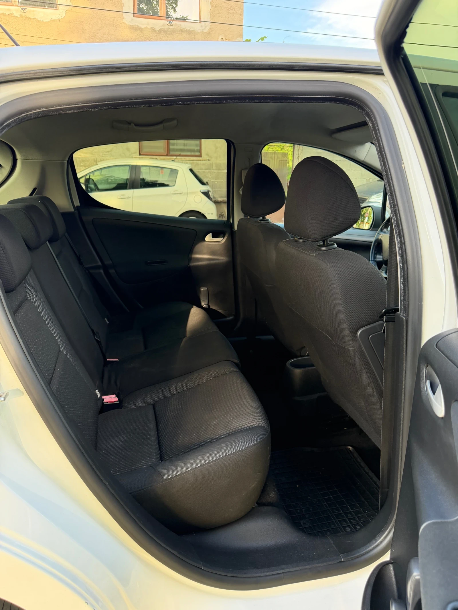 Peugeot 207 1.4HDI FACELIFT, снимка 12 - Автомобили и джипове - 54856986