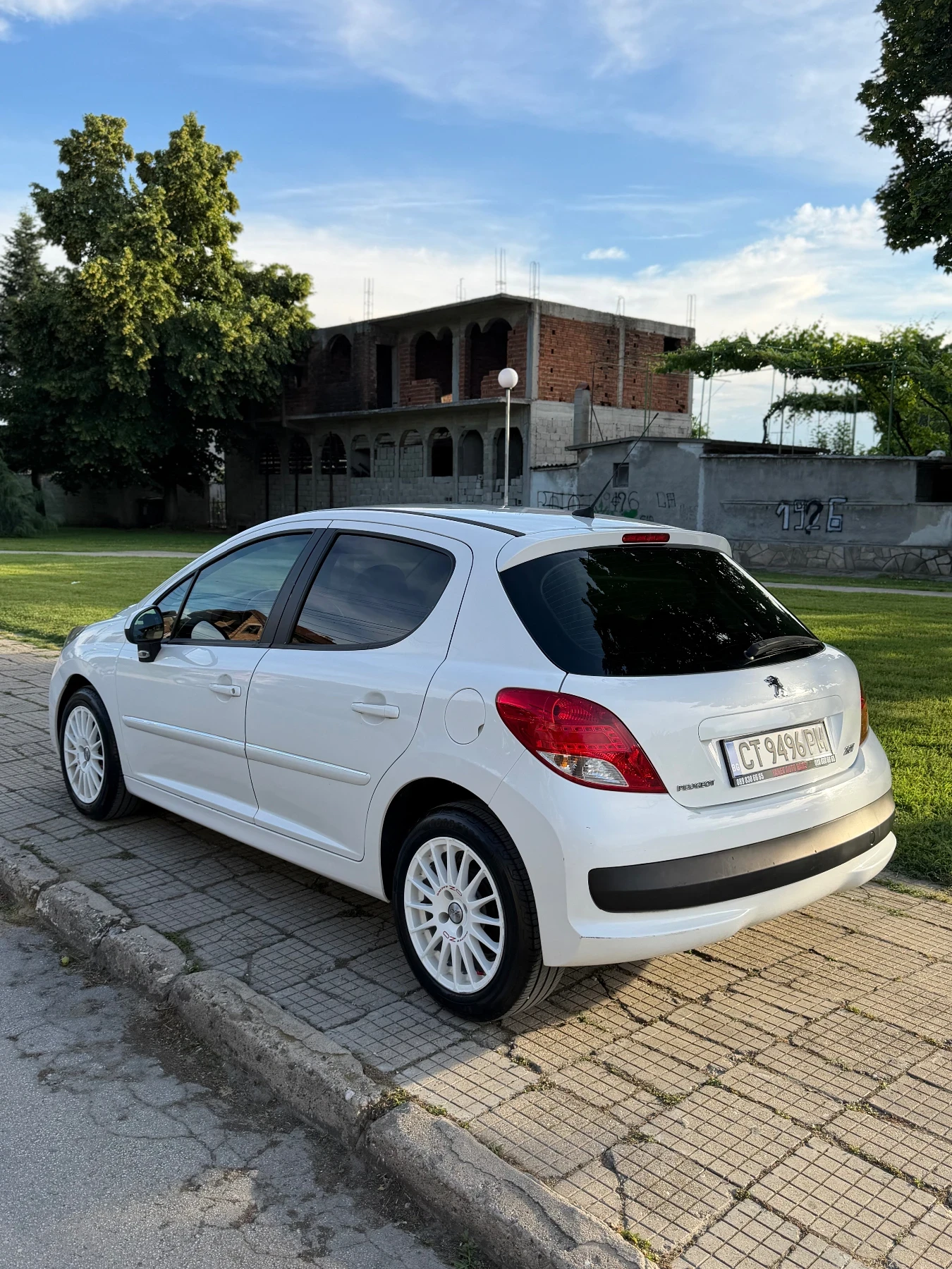Peugeot 207 1.4HDI FACELIFT, снимка 4 - Автомобили и джипове - 54856986