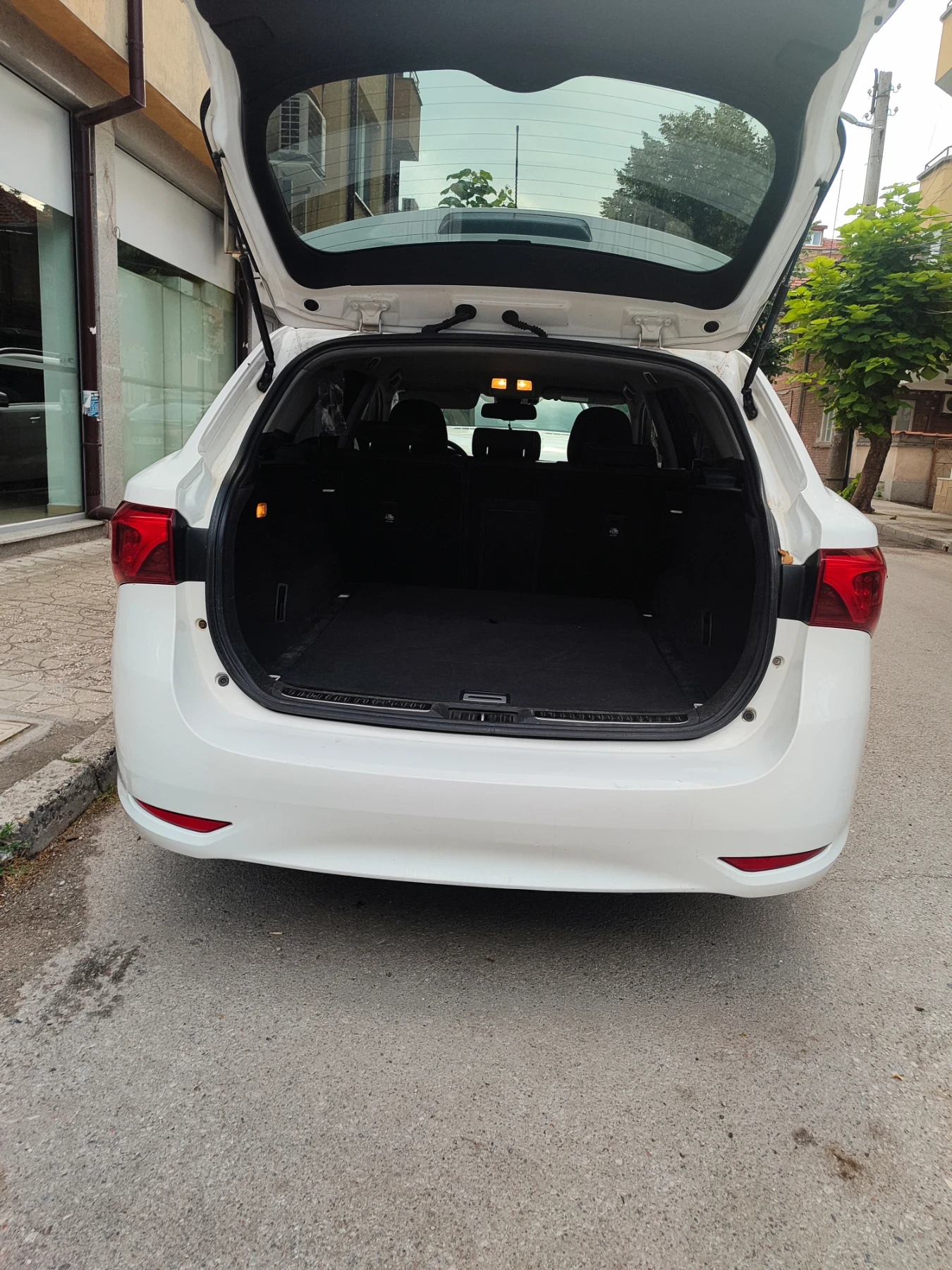 Toyota Avensis, снимка 4 - Автомобили и джипове - 55080750