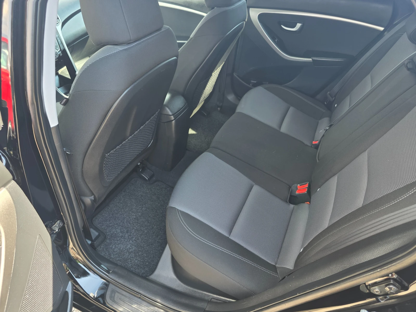Hyundai I30 1.6CRDI 110K.C EURO 6 TOP | Mobile.bg � ����������� 12