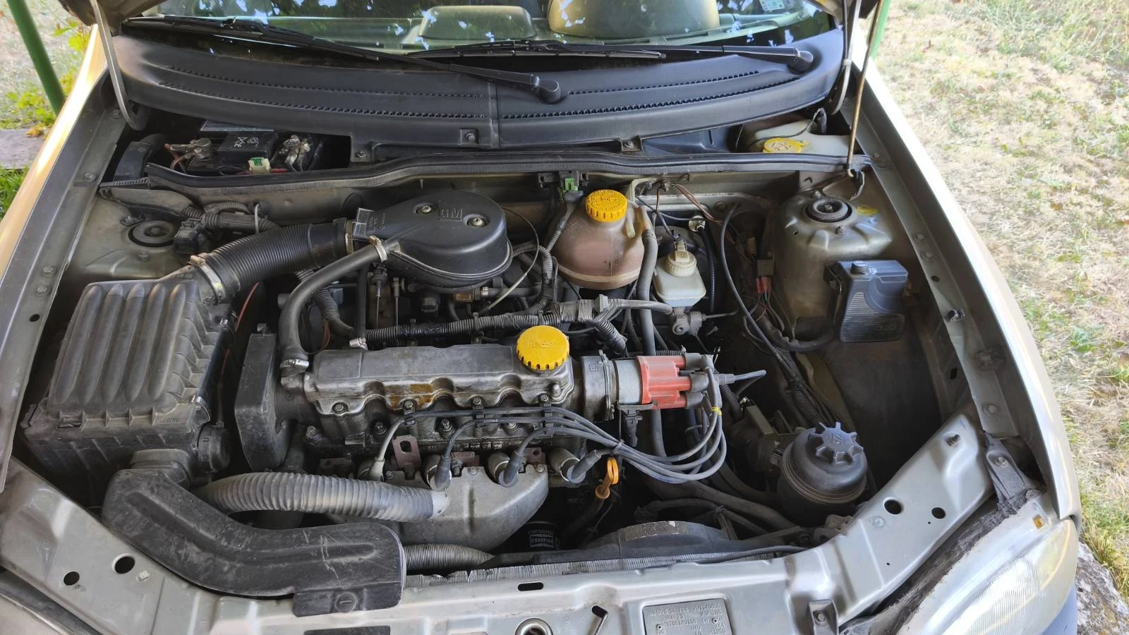 Opel Corsa 1.4 моноинжекция, снимка 10 - Автомобили и джипове - 55435132