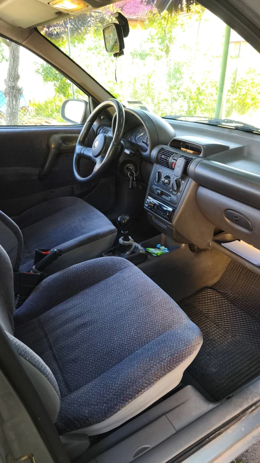 Opel Corsa 1.4 моноинжекция, снимка 4 - Автомобили и джипове - 55435132