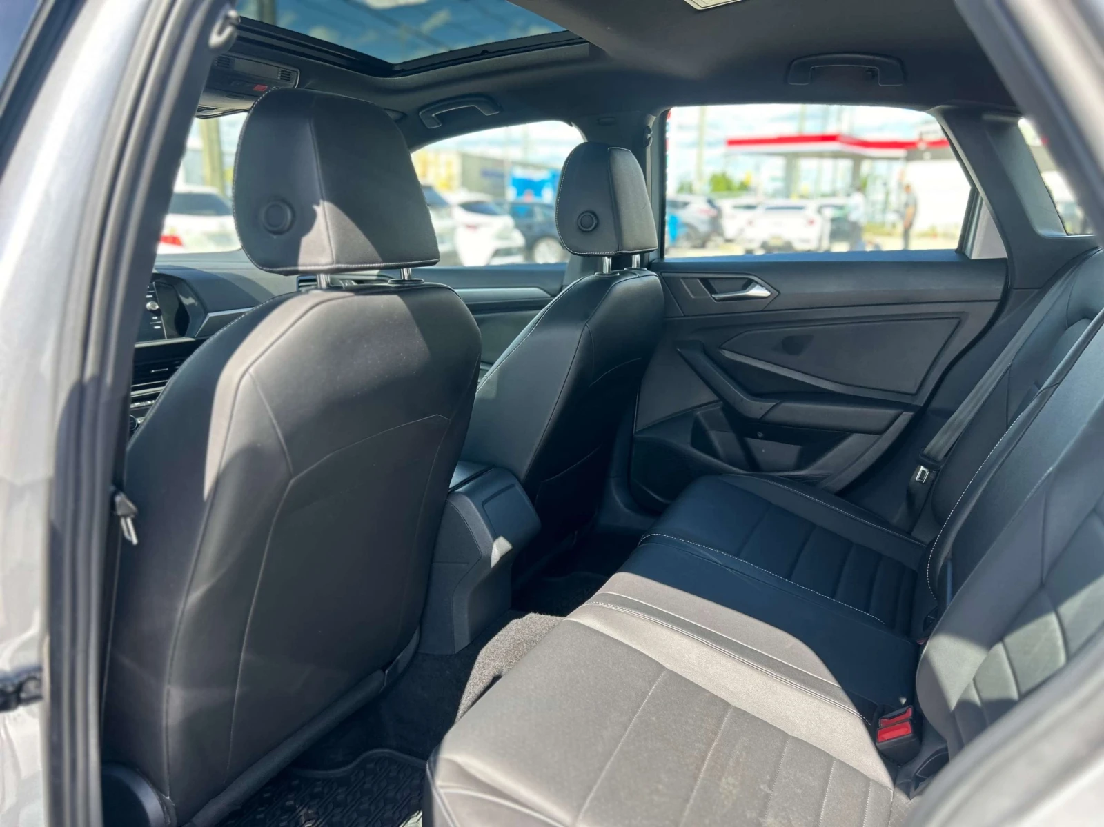VW Jetta COMFORTLINE SPORT / ПАНО / ЛИЗИНГ / ЦЕНА до БГ, снимка 15 - Автомобили и джипове - 55467385