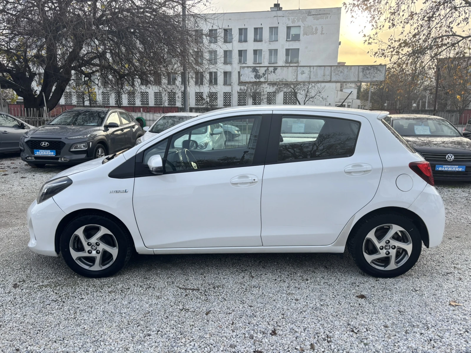 Toyota Yaris 1.5 - Hybrid, снимка 3 - Автомобили и джипове - 55594247