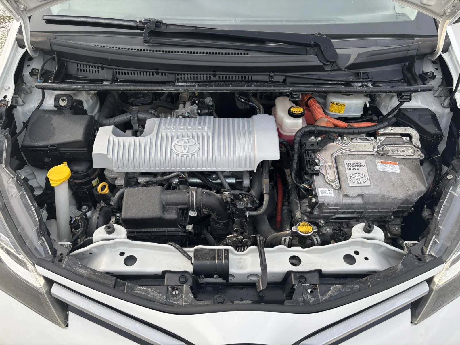 Toyota Yaris 1.5 - Hybrid, снимка 13 - Автомобили и джипове - 55594247