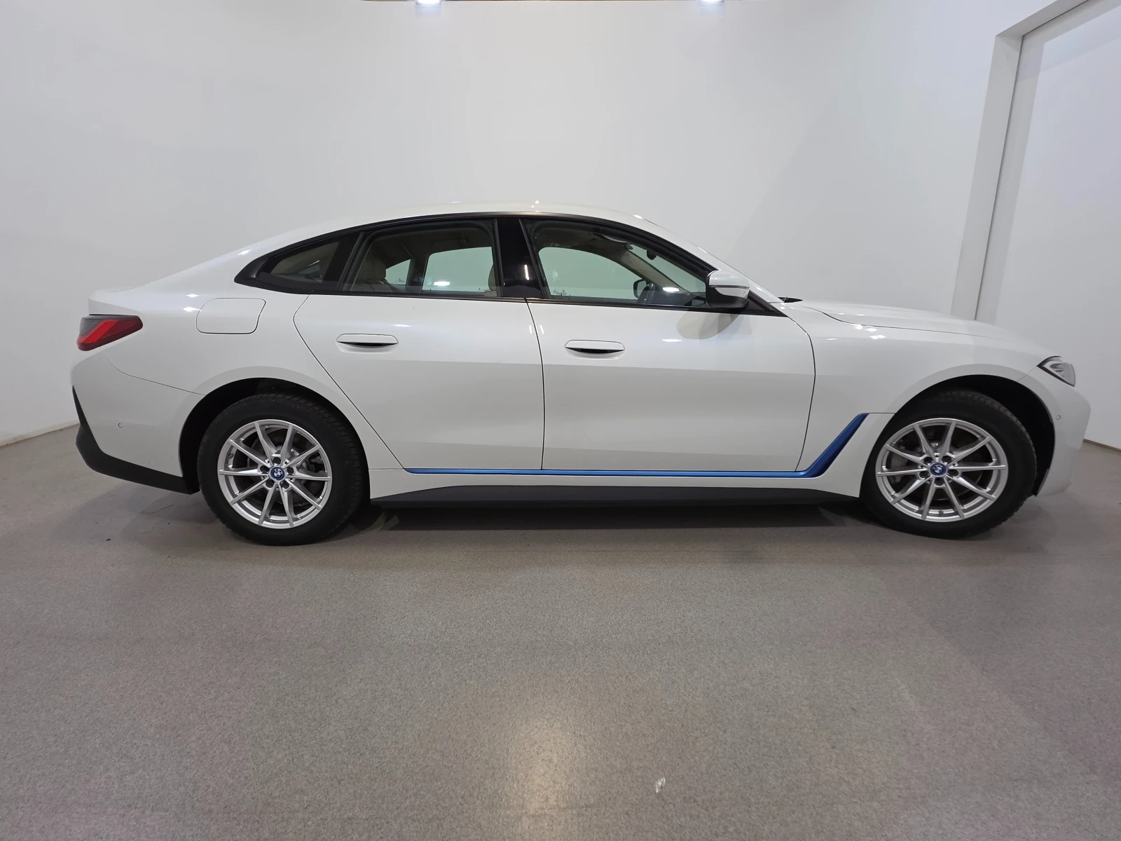 BMW i4 Gran Coupe eDrive35 Aut. LED Head-Up LC-Pro Navi, снимка 7 - Автомобили и джипове - 55738342