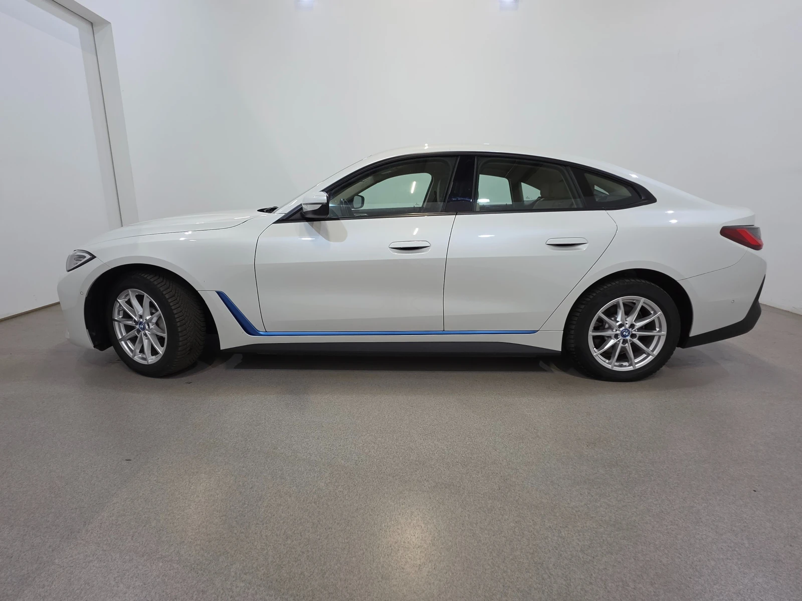 BMW i4 Gran Coupe eDrive35 Aut. LED Head-Up LC-Pro Navi, снимка 8 - Автомобили и джипове - 55738342