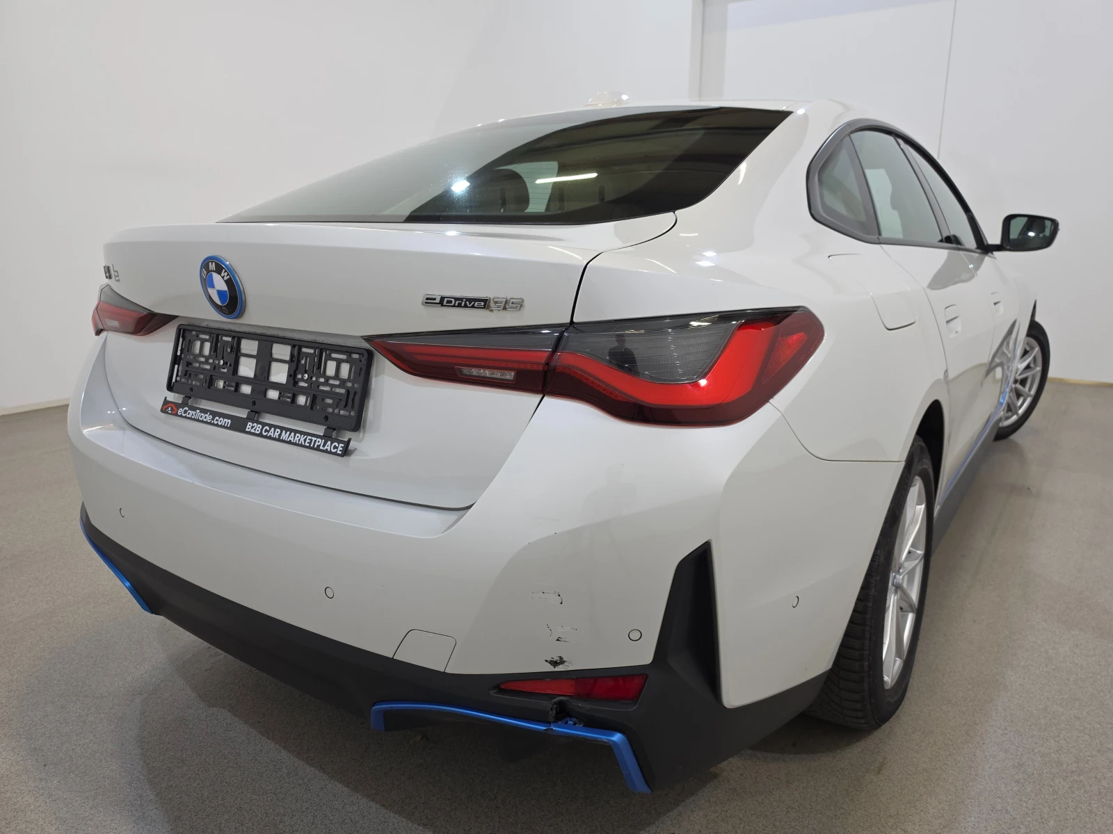 BMW i4 Gran Coupe eDrive35 Aut. LED Head-Up LC-Pro Navi, снимка 5 - Автомобили и джипове - 55738342