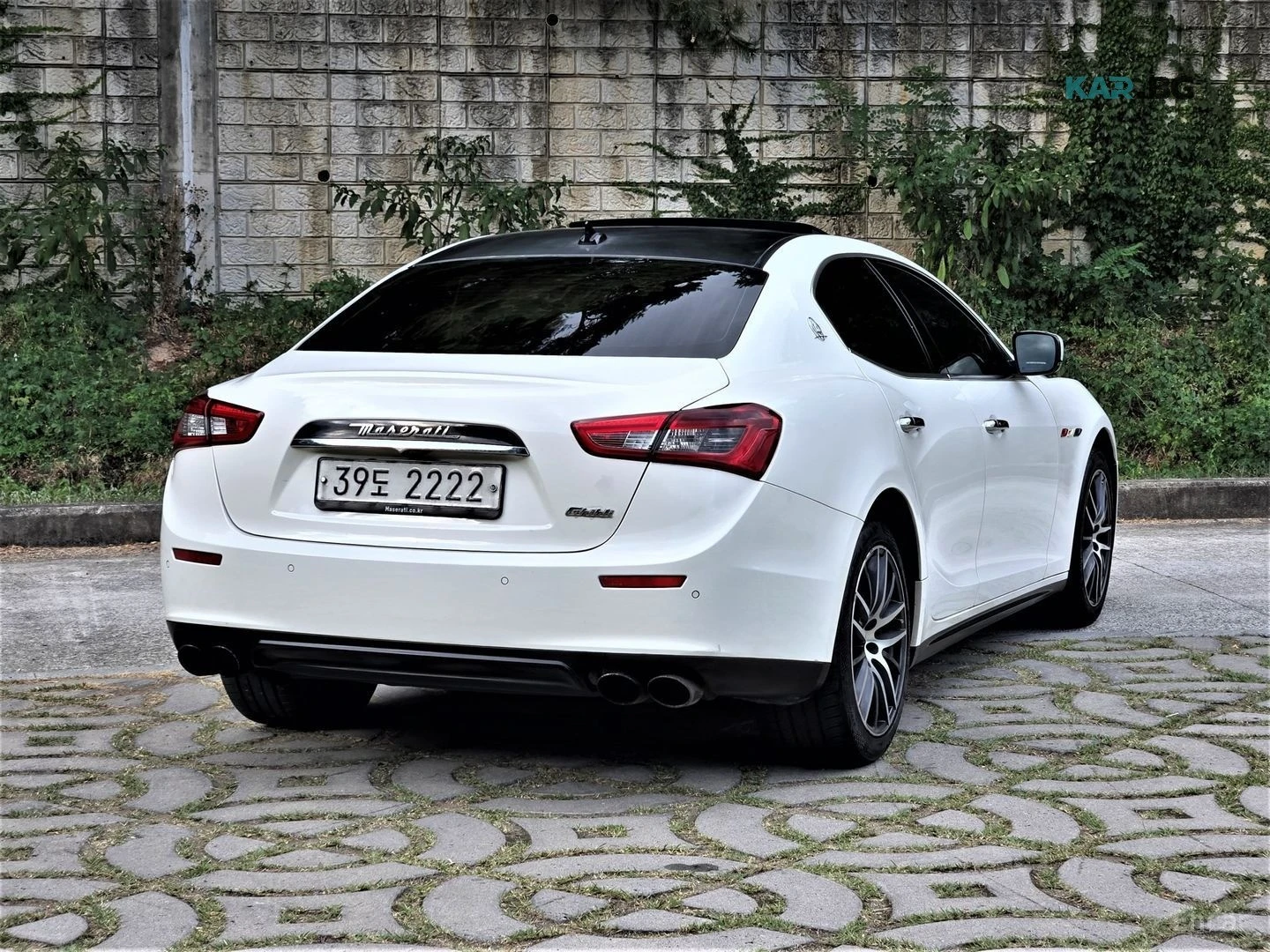 Maserati Ghibli 3.0 DIESEL* PANO* ПОДГРЕВ* НАВИ* КАМЕРА, снимка 2 - Автомобили и джипове - 55932102