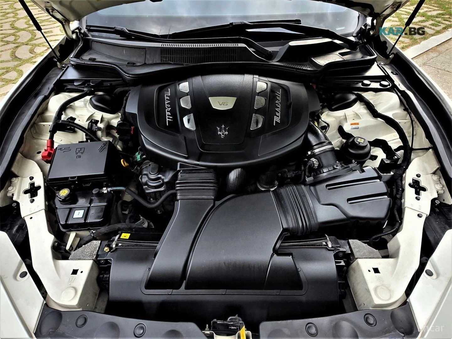 Maserati Ghibli 3.0 DIESEL* PANO* ПОДГРЕВ* НАВИ* КАМЕРА, снимка 17 - Автомобили и джипове - 55932102