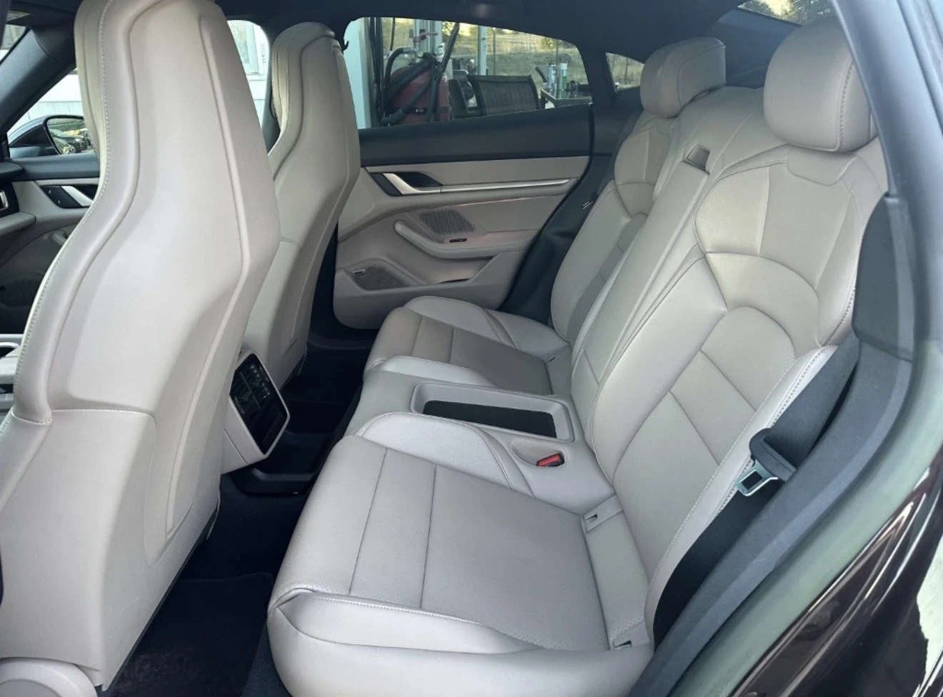 Porsche Taycan 93kw, снимка 12 - Автомобили и джипове - 56197694