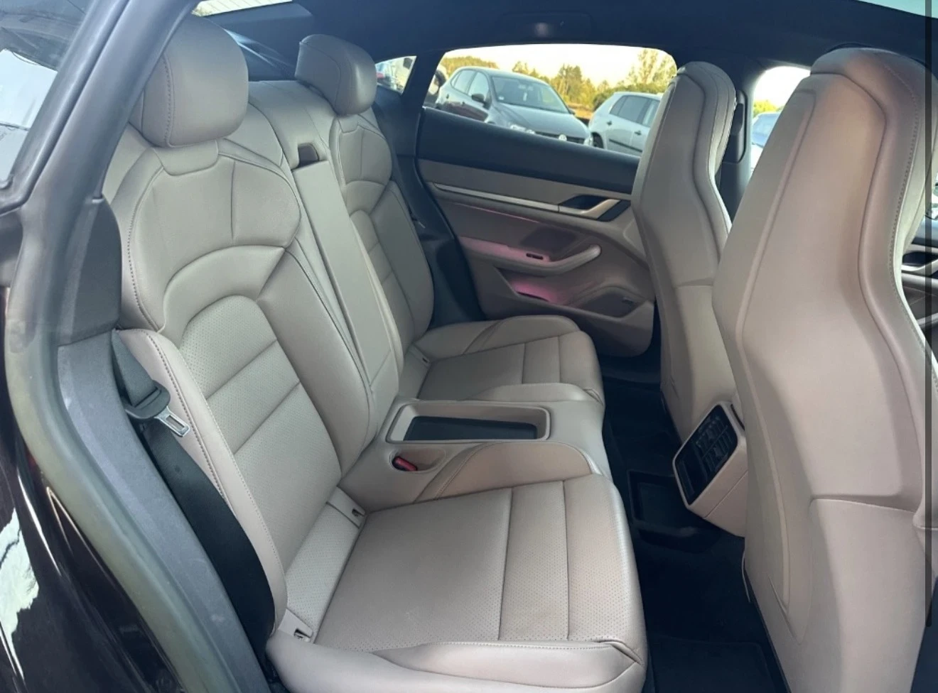 Porsche Taycan 93kw, снимка 11 - Автомобили и джипове - 56197694