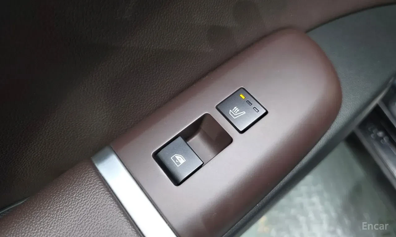 Hyundai Grandeur 2.5* PREMIUM* ОБДУХВАНЕ* ДИСТРОНИК* LANE* ASSIST* , снимка 14 - Автомобили и джипове - 56235324