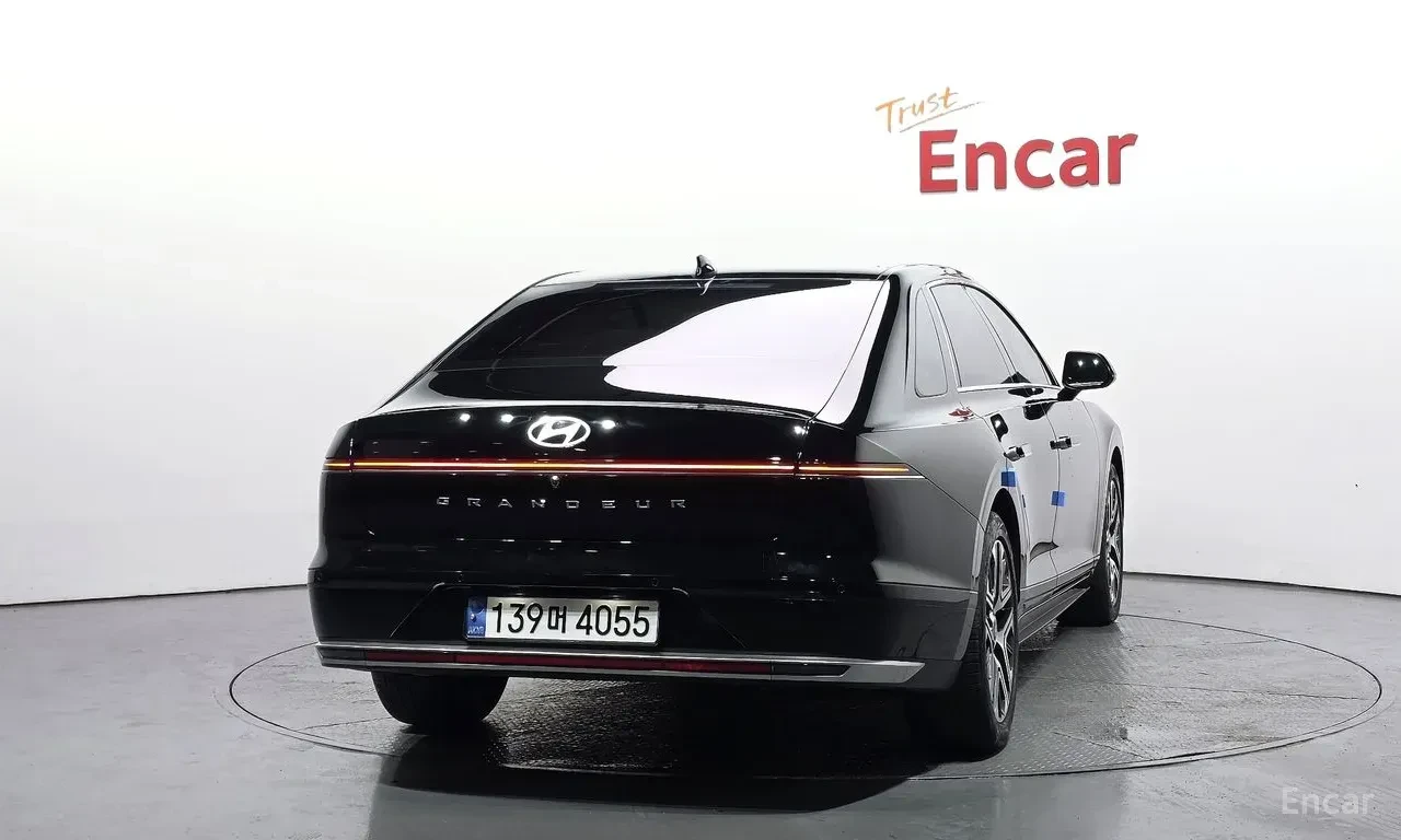 Hyundai Grandeur 2.5* PREMIUM* ОБДУХВАНЕ* ДИСТРОНИК* LANE* ASSIST* , снимка 4 - Автомобили и джипове - 56235324