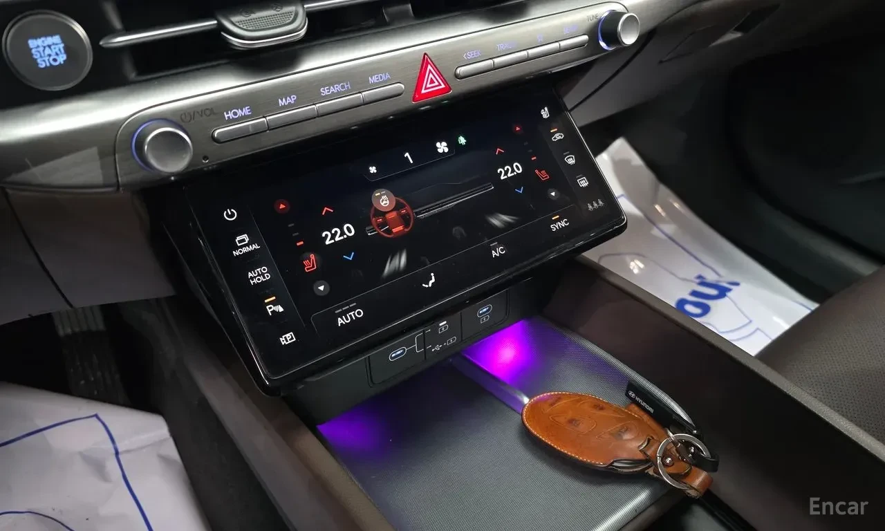 Hyundai Grandeur 2.5* PREMIUM* ОБДУХВАНЕ* ДИСТРОНИК* LANE* ASSIST* , снимка 11 - Автомобили и джипове - 56235324