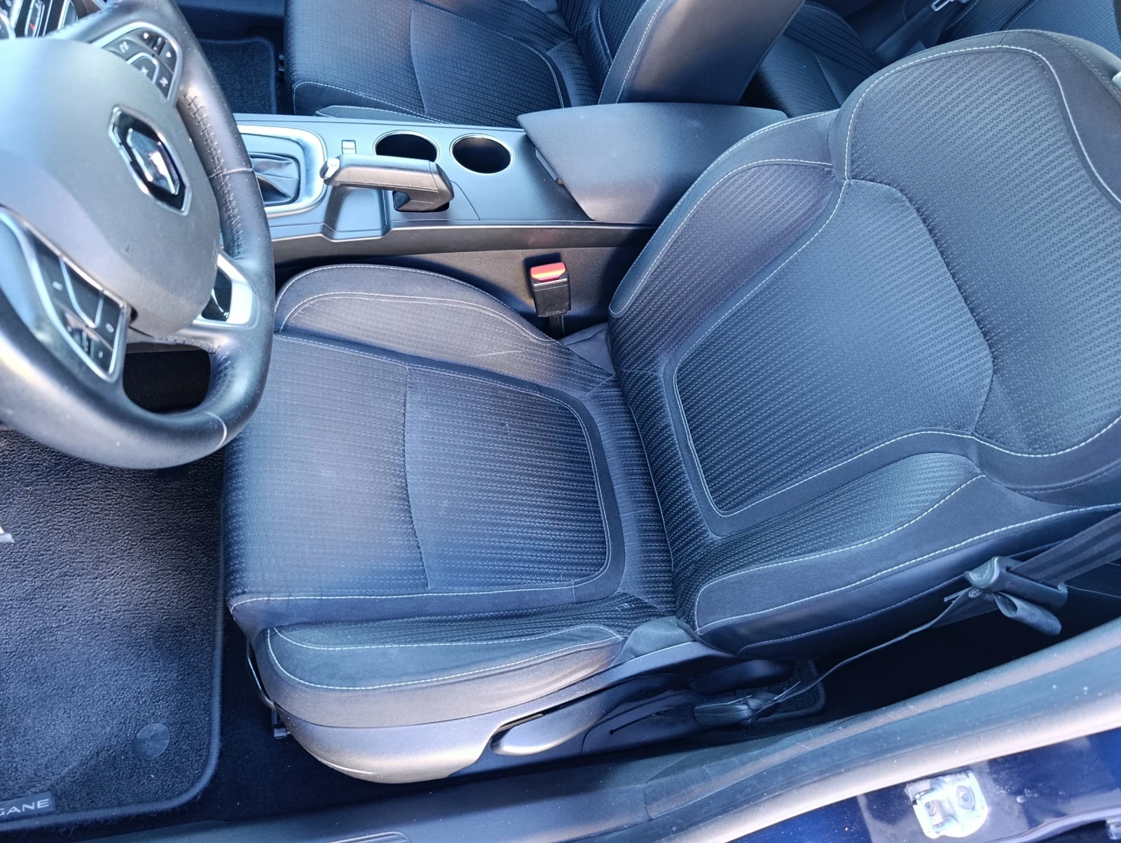 Renault Megane, снимка 11 - Автомобили и джипове - 56243534