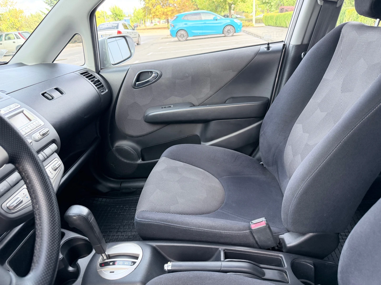 Honda Jazz, снимка 9 - Автомобили и джипове - 56292934