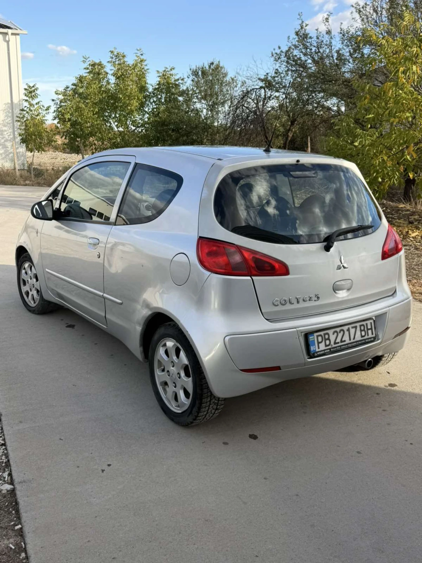 Mitsubishi Colt 1.3, снимка 5 - Автомобили и джипове - 56547667