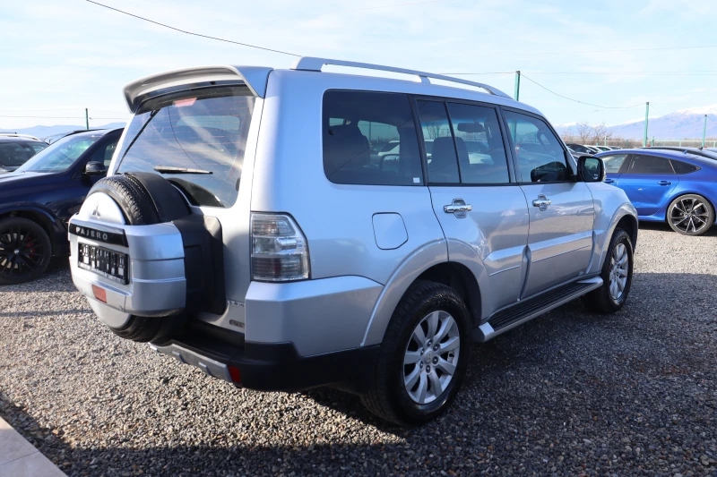 Mitsubishi Pajero 3.8i TOP!, снимка 3 - Автомобили и джипове - 48480064