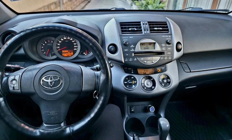 Toyota Rav4 2.0, снимка 6 - Автомобили и джипове - 52937952
