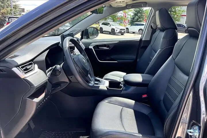 Toyota Rav4 Hybrid Limited AWD | ANDROID AUTO | BACKUP CAM!, снимка 9 - Автомобили и джипове - 55081636