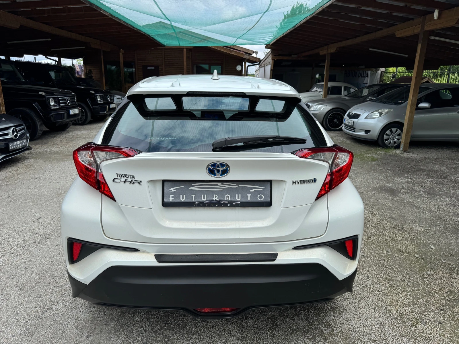 Toyota C-HR 1, 8i HYBRID нов внос  - изображение 8