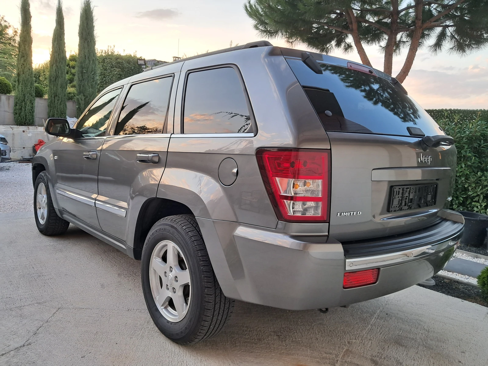 Jeep Grand cherokee LIMITED-173000 км-КАТО НОВ - изображение 3