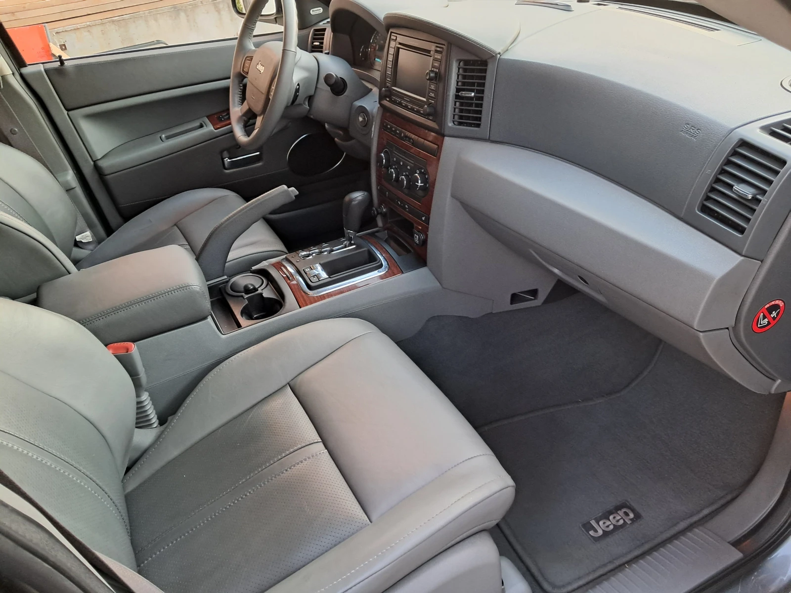 Jeep Grand cherokee LIMITED-173000 км-КАТО НОВ - изображение 6