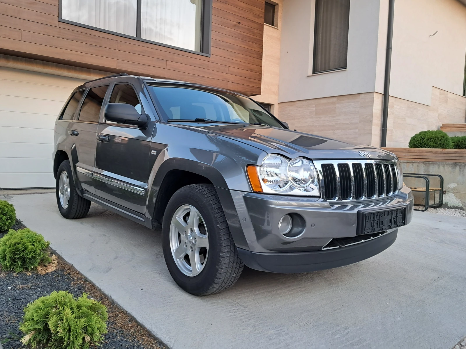 Jeep Grand cherokee LIMITED-173000 км-КАТО НОВ - изображение 2