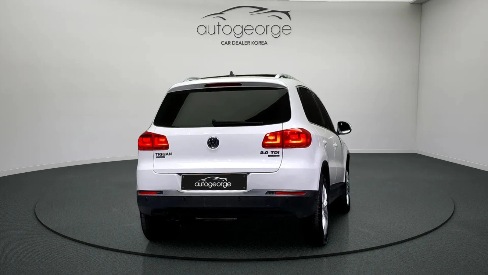 VW Tiguan 2.0TDI PREMIUM - изображение 4