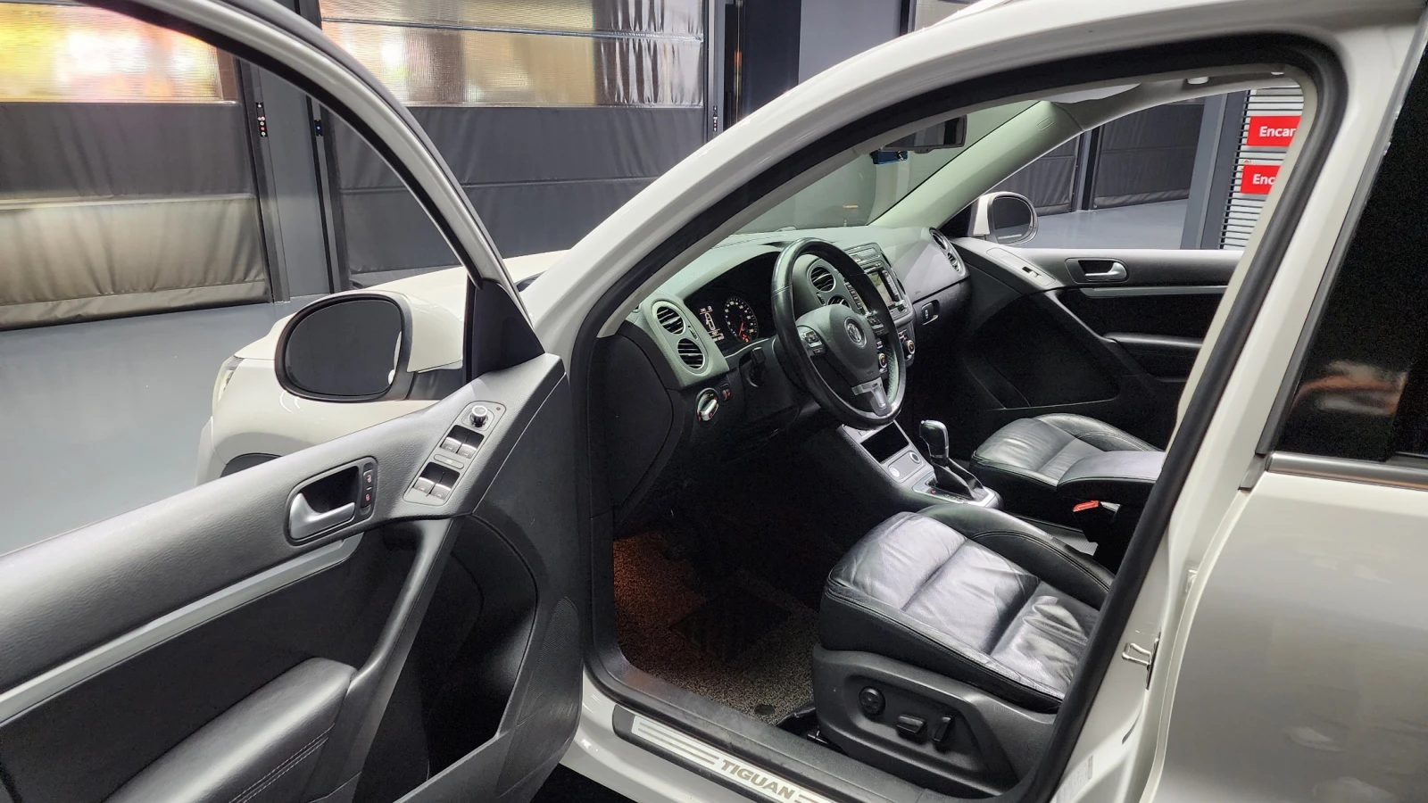 VW Tiguan 2.0TDI PREMIUM - изображение 9