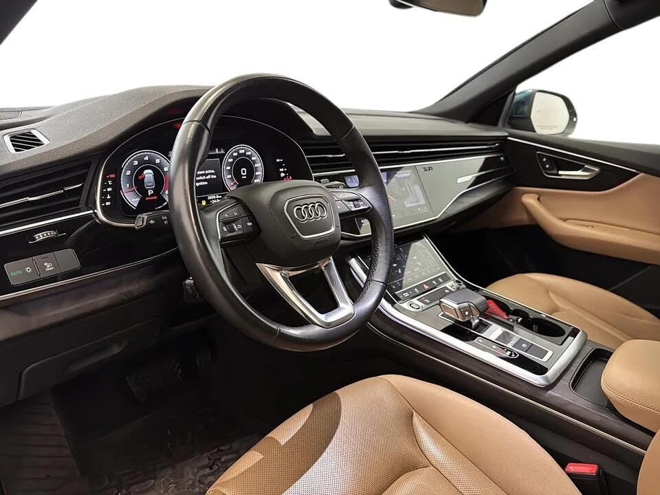 Audi Q8 QUATTRO * 360 CAMERA * CARPLAY * ОБДУХВАНЕ * PANO  - изображение 10