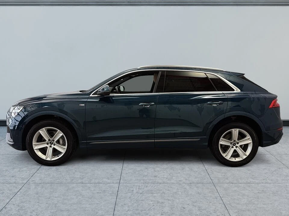 Audi Q8 QUATTRO * 360 CAMERA * CARPLAY * ОБДУХВАНЕ * PANO  - изображение 5