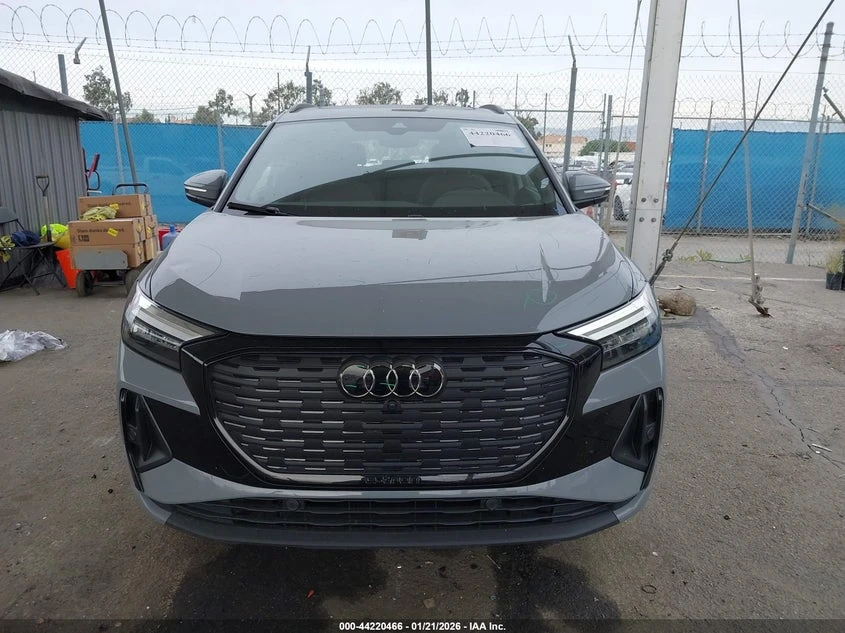 Audi Q4 E-Tron Premium 50 Quattro, снимка 12 - Автомобили и джипове - 53910817