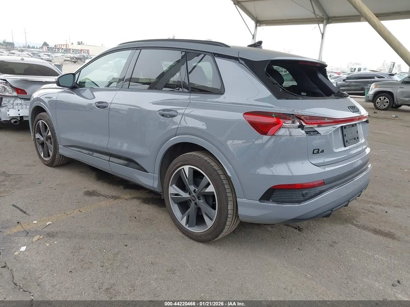 Audi Q4 E-Tron Premium 50 Quattro, снимка 3 - Автомобили и джипове - 53910817