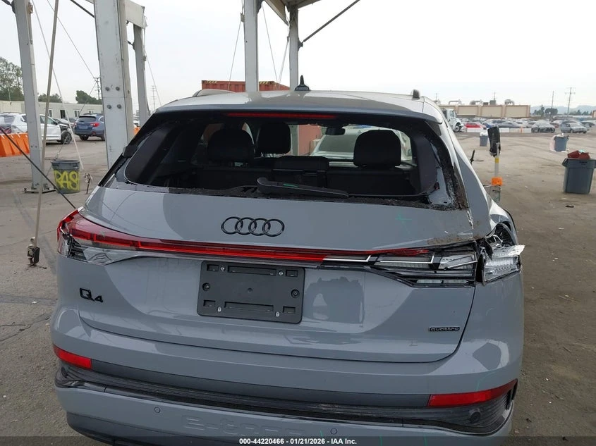 Audi Q4 E-Tron Premium 50 Quattro, снимка 6 - Автомобили и джипове - 53910817