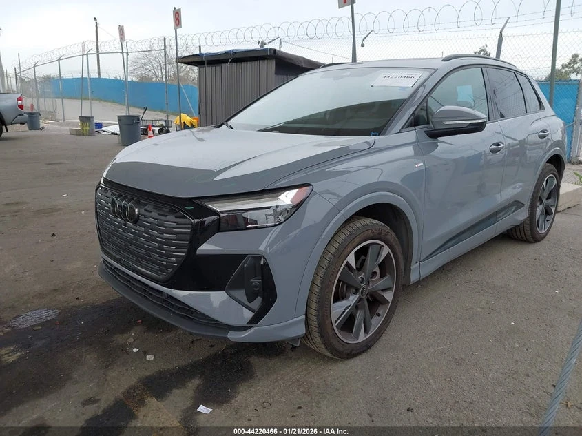 Audi Q4 E-Tron Premium 50 Quattro, снимка 2 - Автомобили и джипове - 53910817