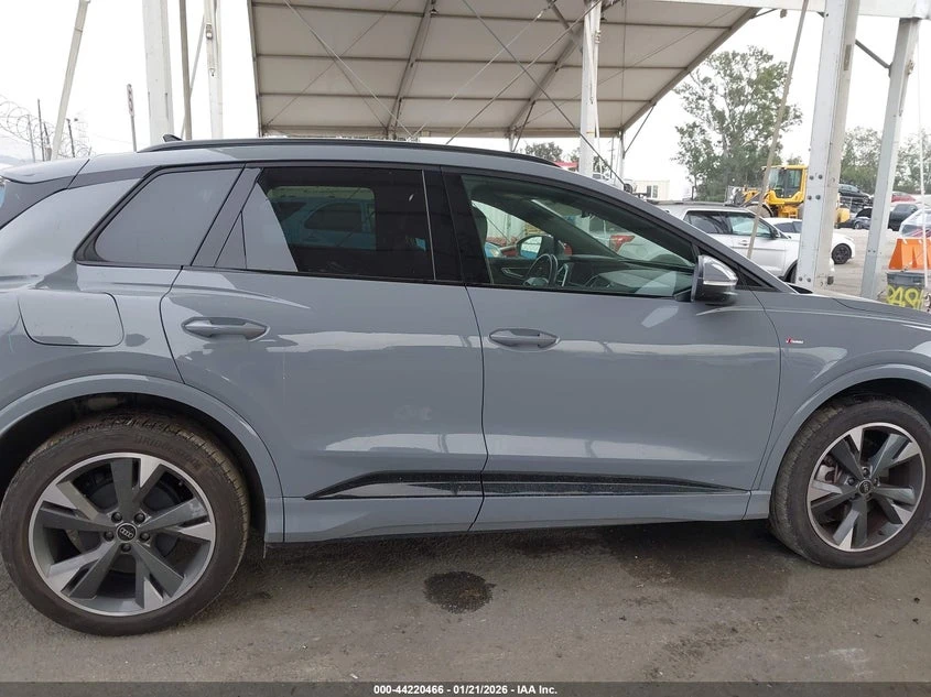 Audi Q4 E-Tron Premium 50 Quattro, снимка 13 - Автомобили и джипове - 53910817