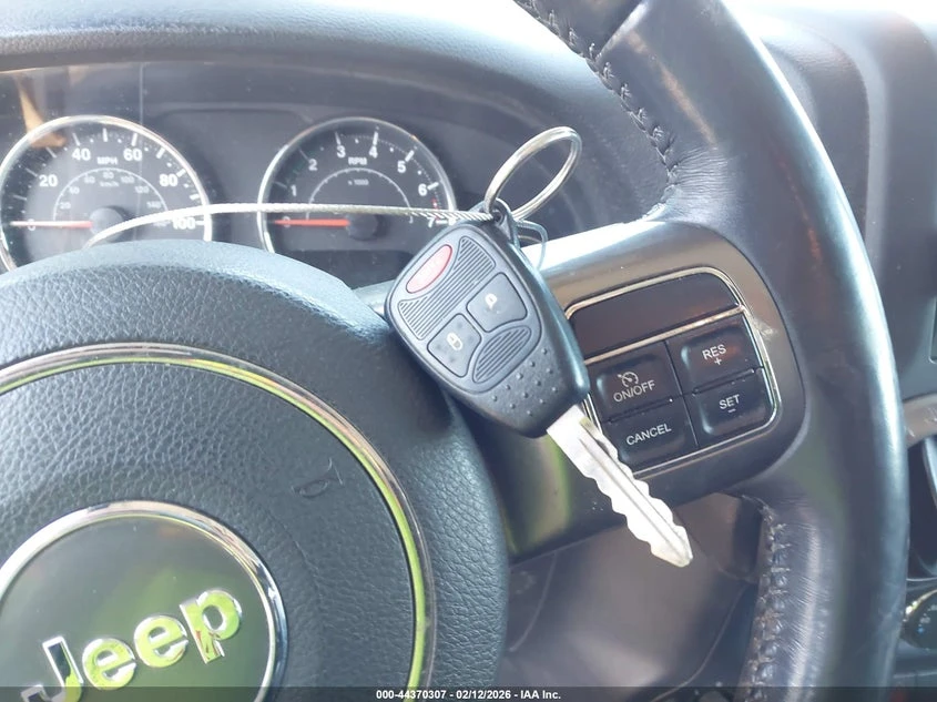 Jeep Wrangler 3.6l Jk Altitude 4X4, снимка 11 - Автомобили и джипове - 53943081