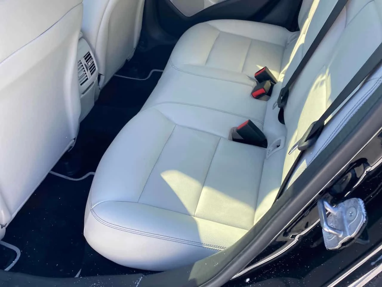 Mercedes-Benz GLA 250 ПАНОРАМА/ОТ ПРЕДСТАВИТЕЛСТВО НА MERCEDES, снимка 13 - Автомобили и джипове - 54017230