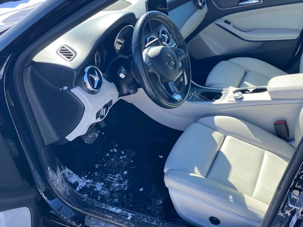 Mercedes-Benz GLA 250 ПАНОРАМА/ОТ ПРЕДСТАВИТЕЛСТВО НА MERCEDES, снимка 7 - Автомобили и джипове - 54017230