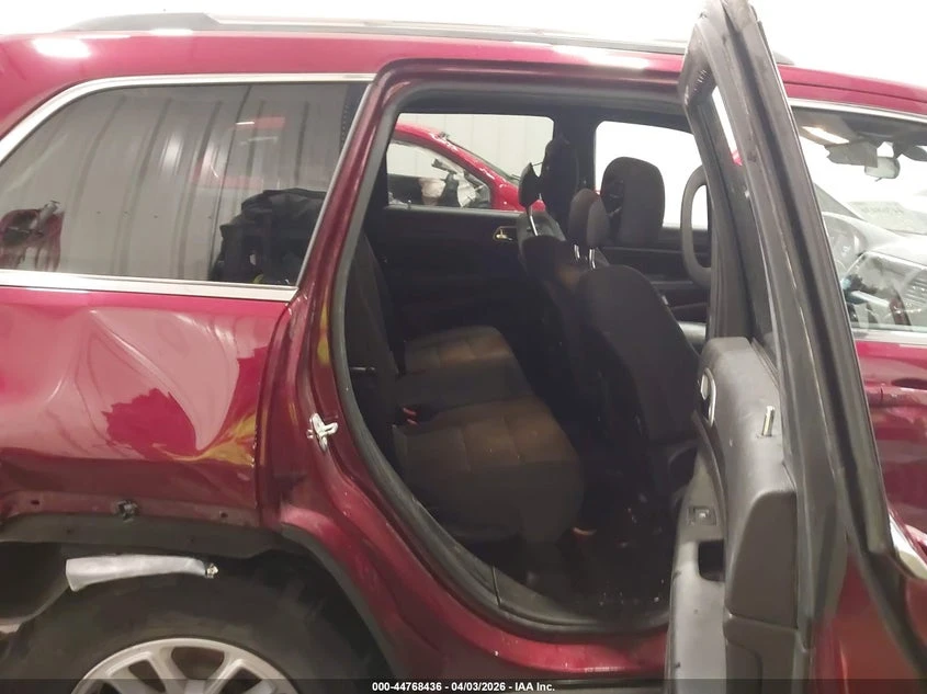 Jeep Grand cherokee 3.6l Laredo E 4X4, снимка 8 - Автомобили и джипове - 54334349