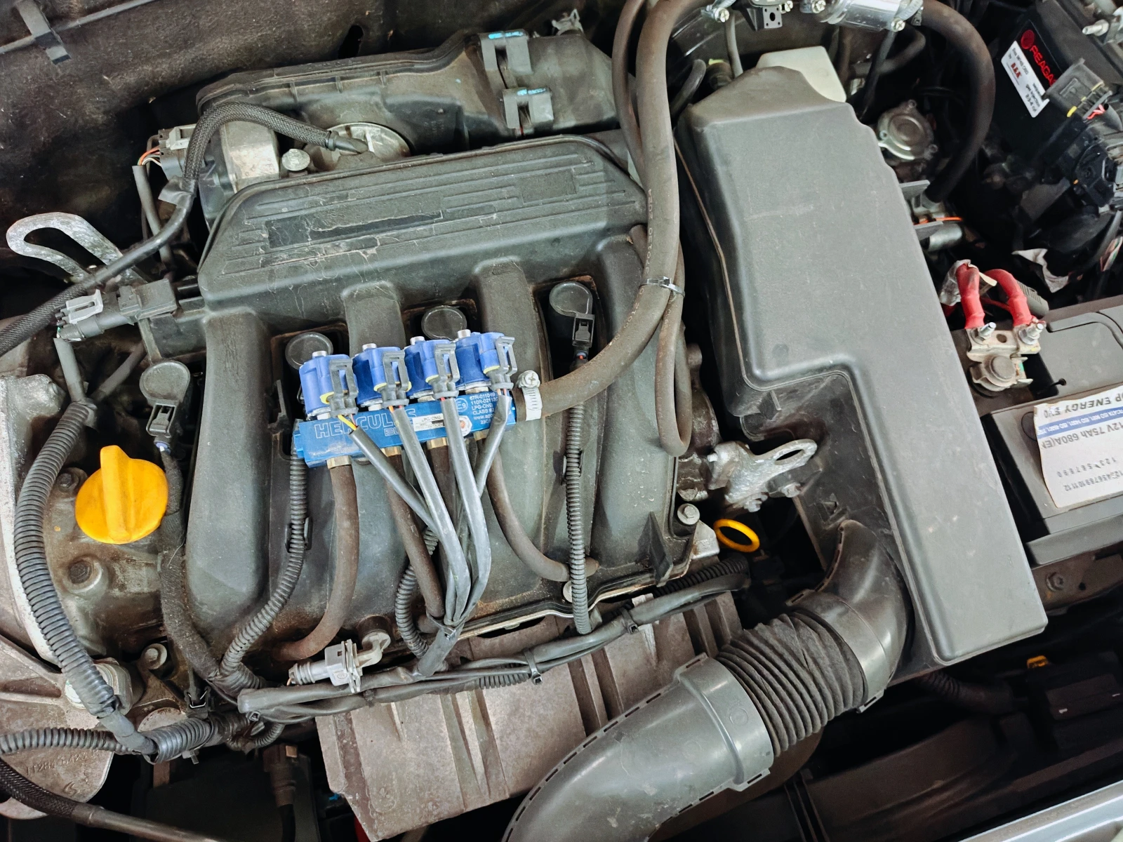 Dacia Duster 1.6i GAZ , 93хил.км., снимка 17 - Автомобили и джипове - 55655686