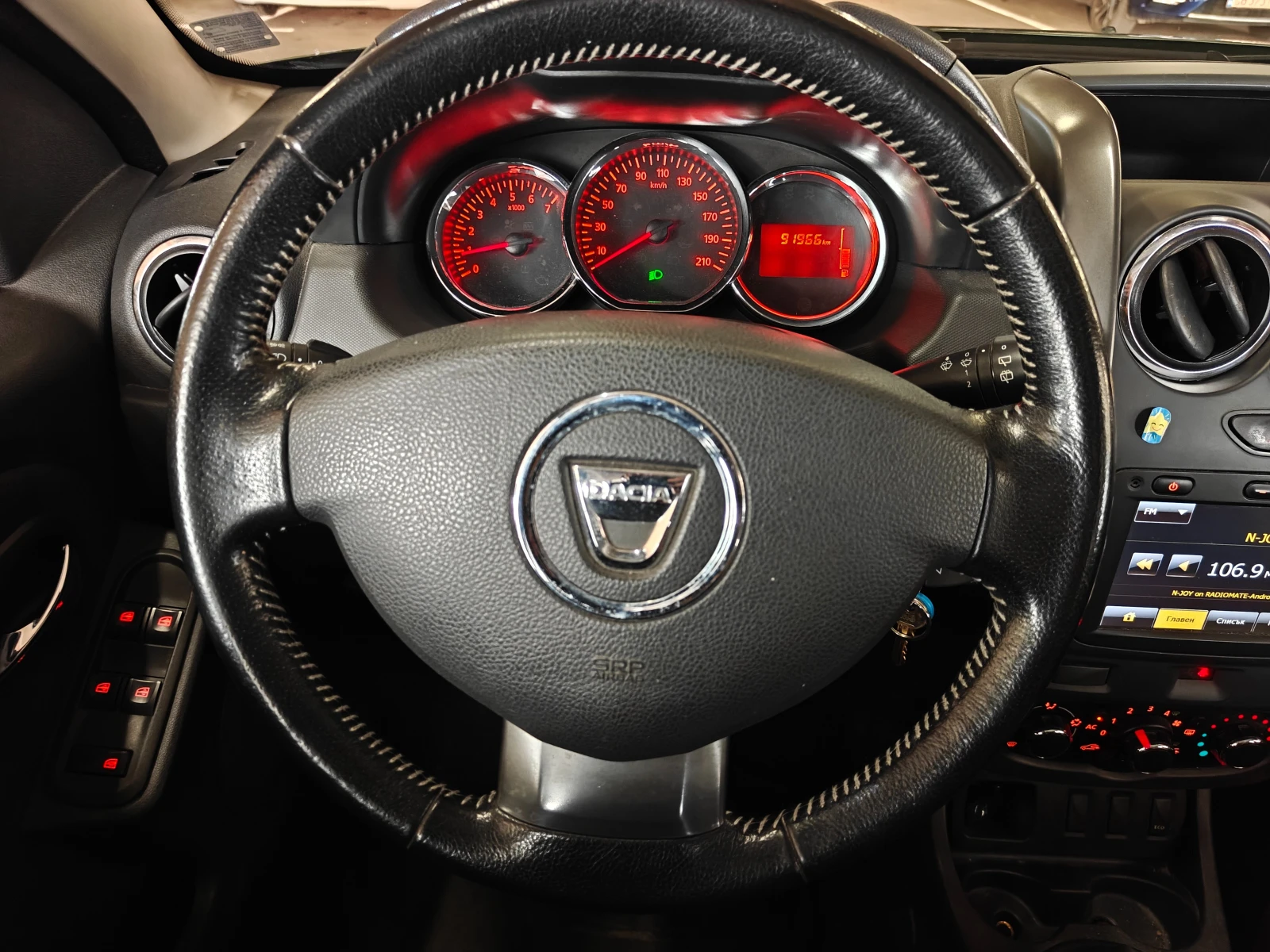 Dacia Duster 1.6i GAZ , 93хил.км., снимка 10 - Автомобили и джипове - 55655686