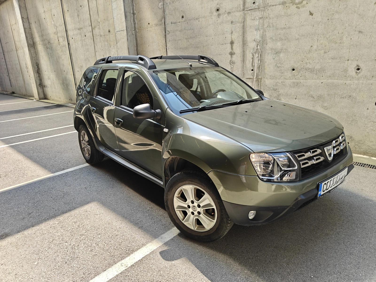 Dacia Duster 1.6i GAZ , 93хил.км., снимка 2 - Автомобили и джипове - 55655686