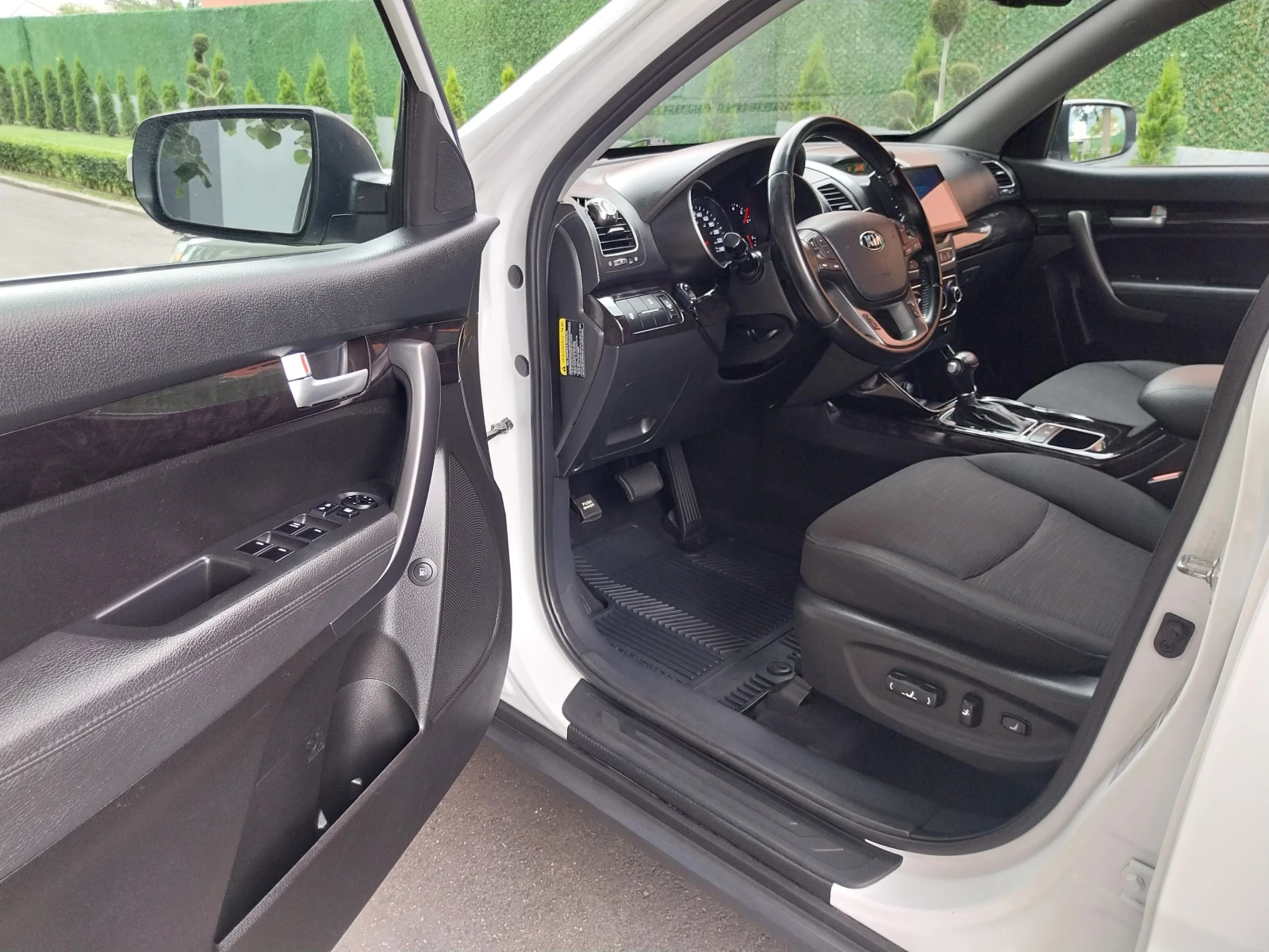 Kia Sorento 4x4 //NAVI+ FULL// ALTEREN/V6-AWD/LED BAR* ., снимка 9 - Автомобили и джипове - 55948560