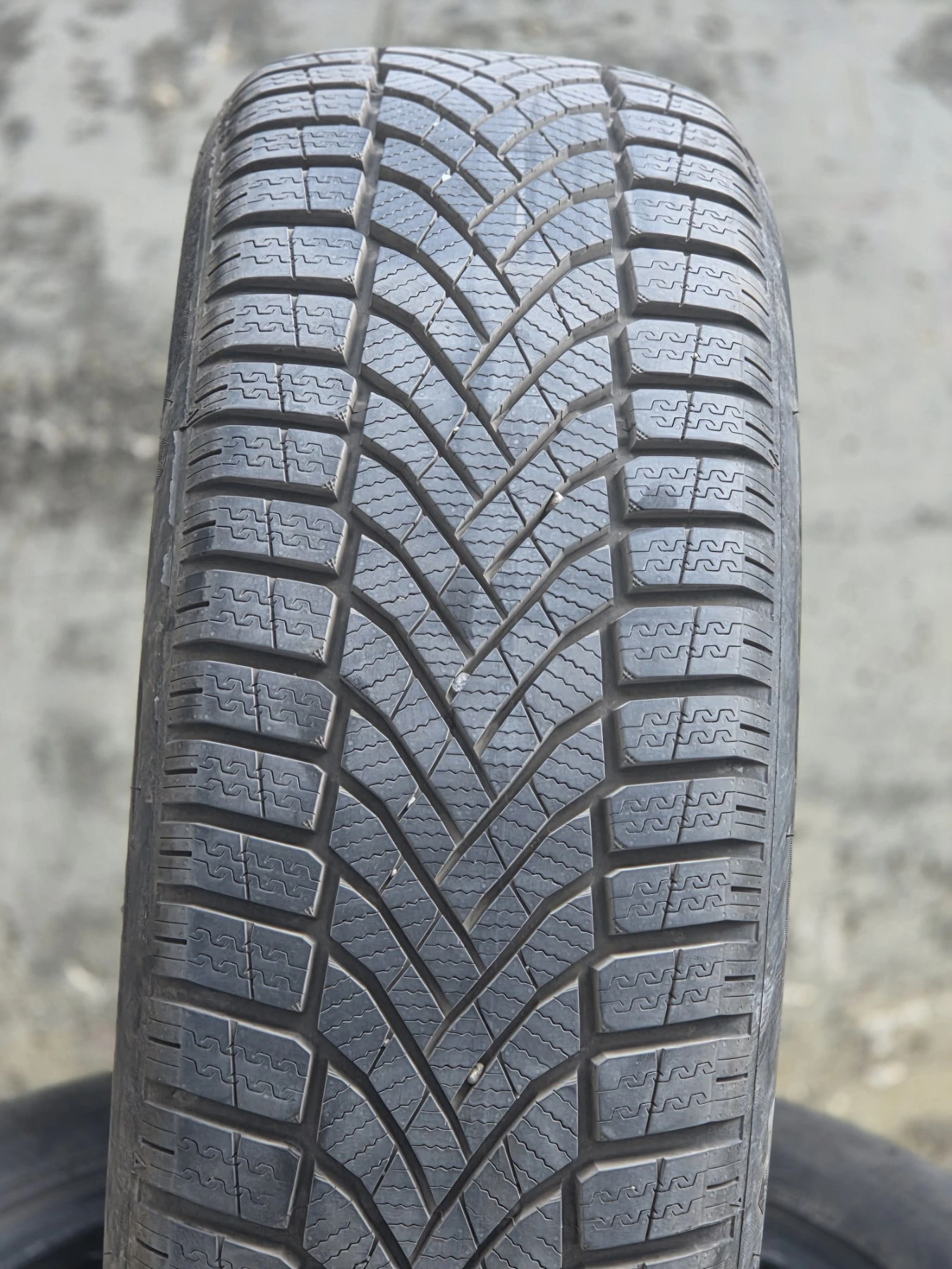 Гуми Зимни 215/55R17
