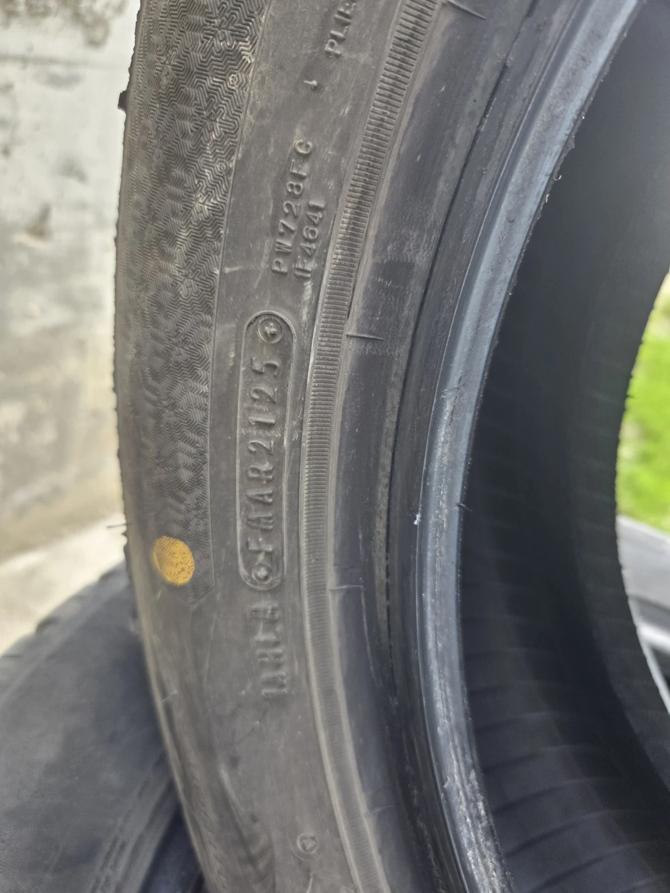 Гуми Зимни 215/55R17, снимка 4 - Гуми и джанти - 54611266