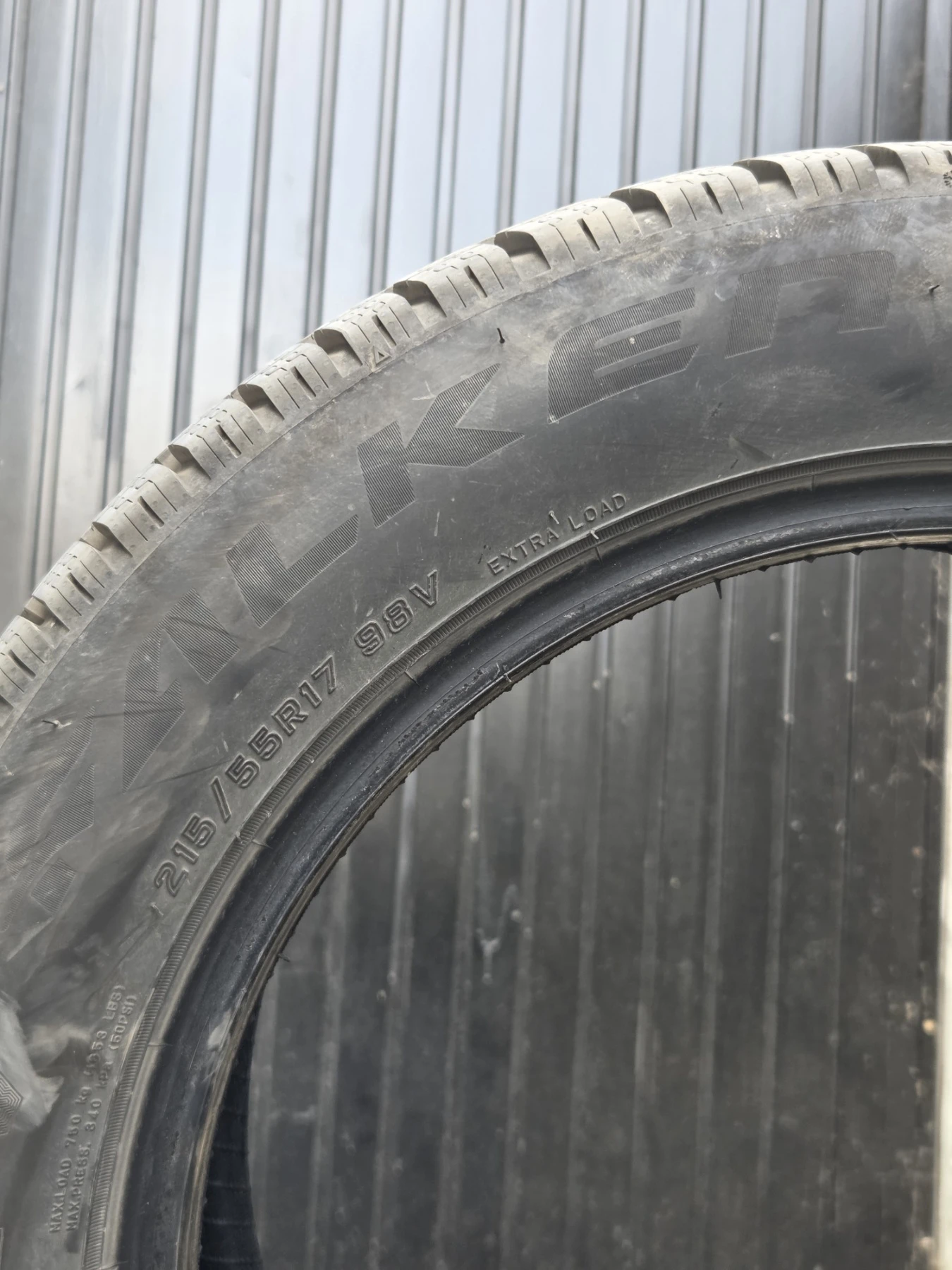 Гуми Зимни 215/55R17, снимка 6 - Гуми и джанти - 54611266