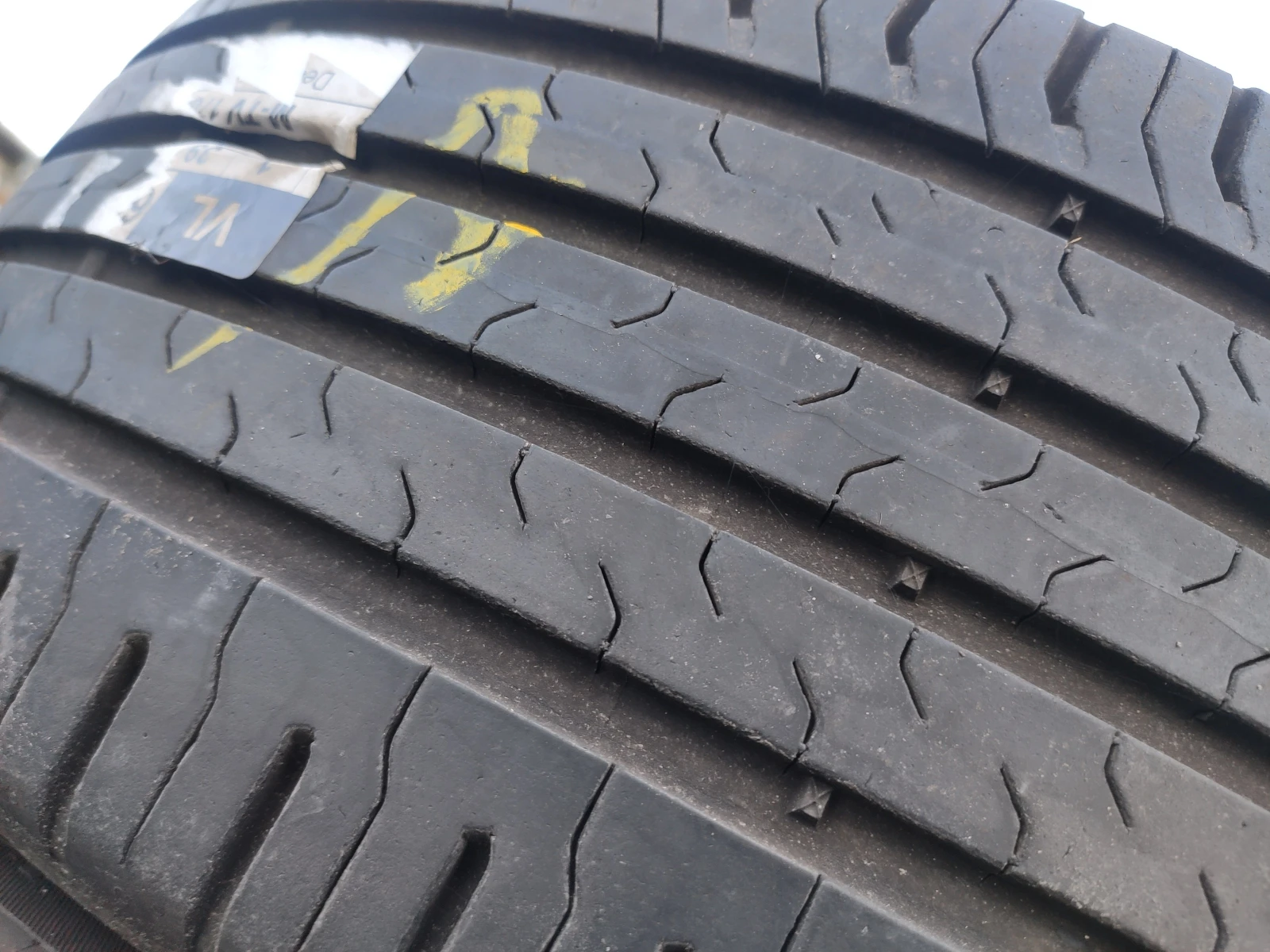 Гуми Летни 215/45R17, снимка 5 - Гуми и джанти - 55272437
